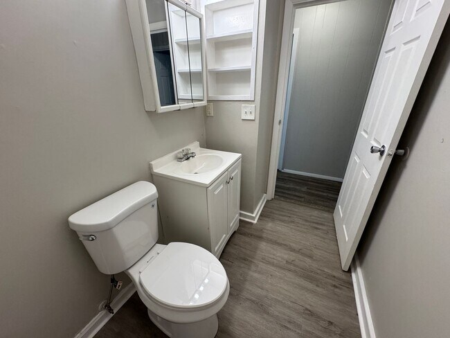 Building Photo - Far Eastside 4 Bedroom 2 Bath