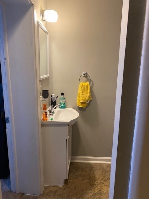 Building Photo - 21 W Main St