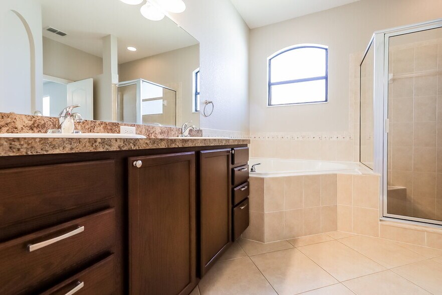 Building Photo - 5728 Woodruff Way