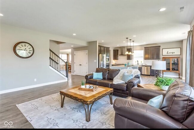 Building Photo - 1571 Hazy Falls Ct