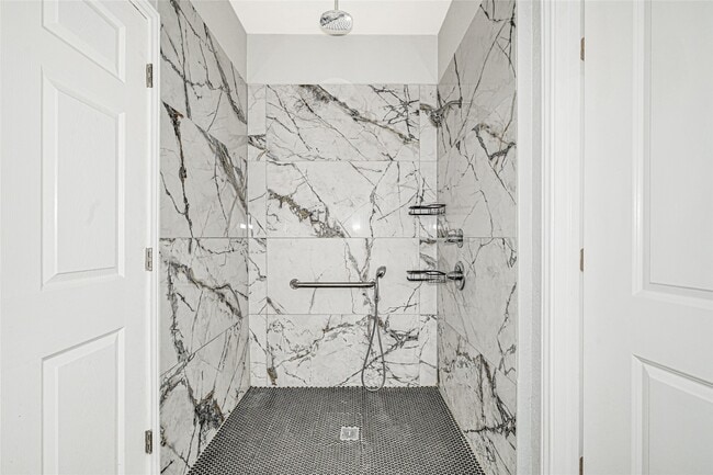 Building Photo - 12823 Clearcroft St