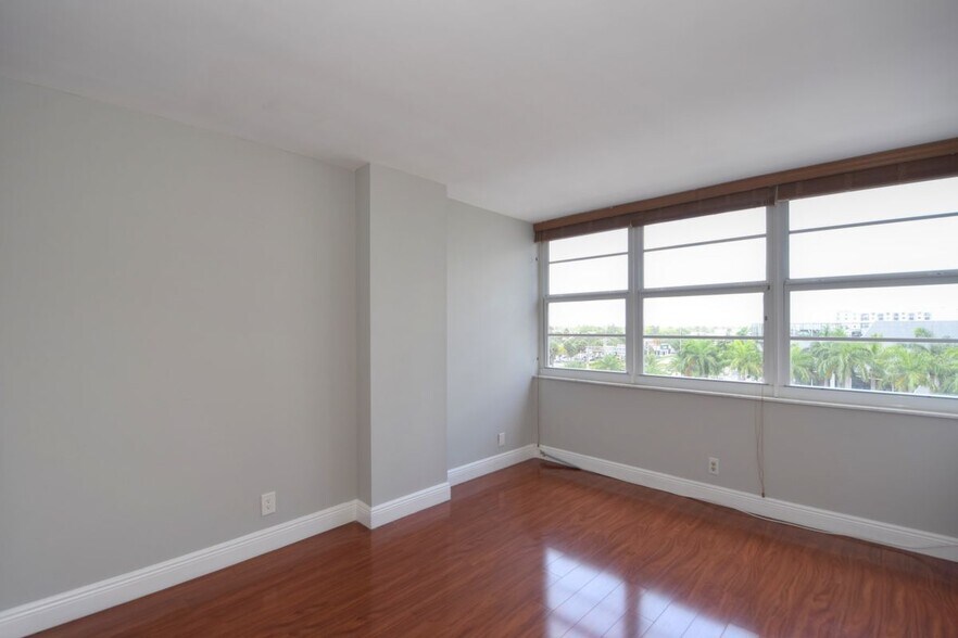 Building Photo - 1160 N Federal Hwy