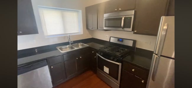 Building Photo - 2542 W Fitch Ave