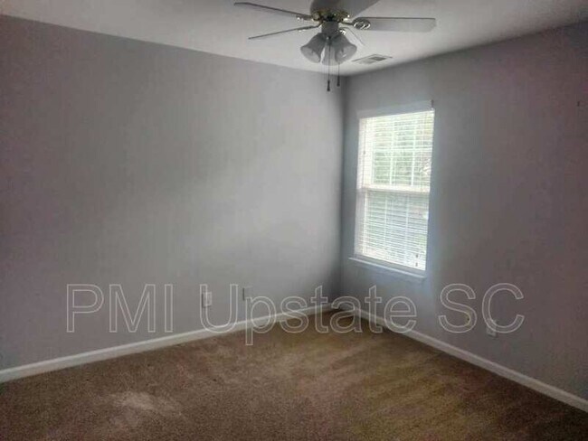 Building Photo - 102 Waterton Way