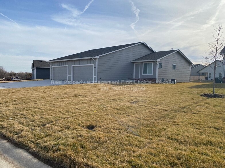Building Photo - 10607 E Kinkaid Cir