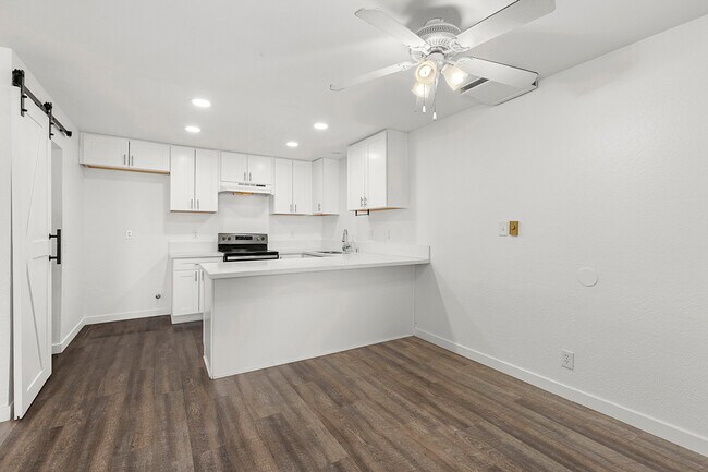 Building Photo - 433 Autumn Dr