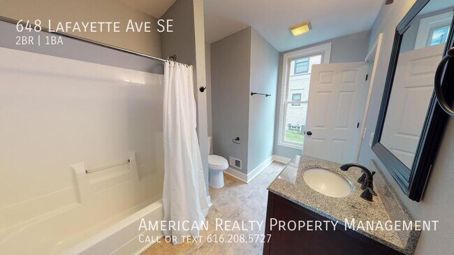 Building Photo - 648 Lafayette Ave SE