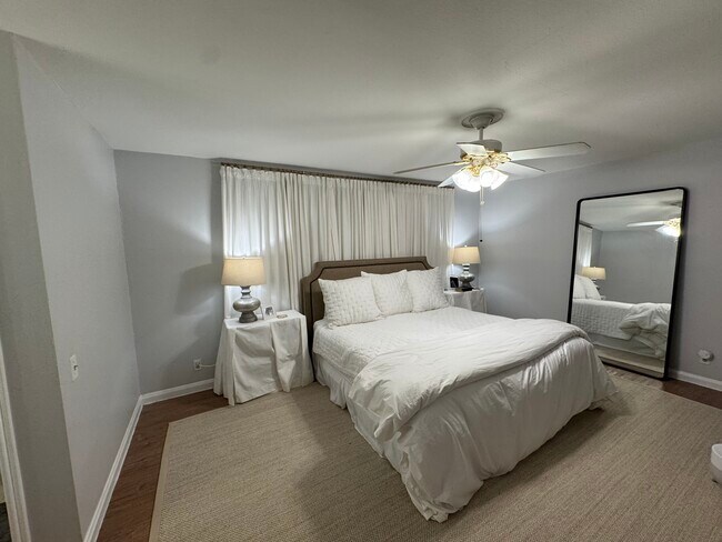 Building Photo - 2912 Windsor Rd