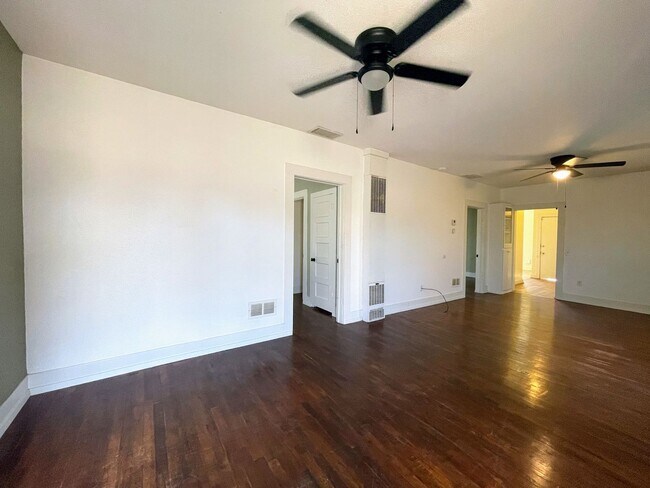 Building Photo - Charming 2BR/1BA Corner Lot Home with Shop & Fenced Yards