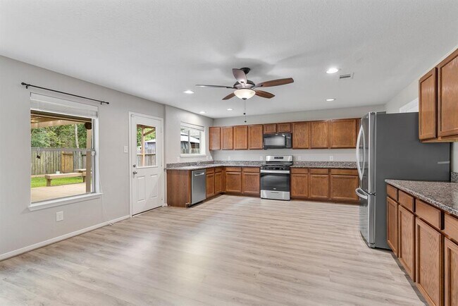 Building Photo - 2721 Sandberry Dr