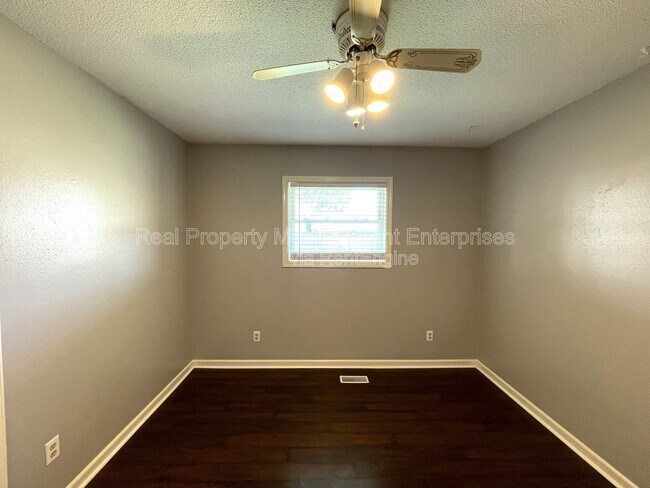 Building Photo - 6317 N Warren Ave