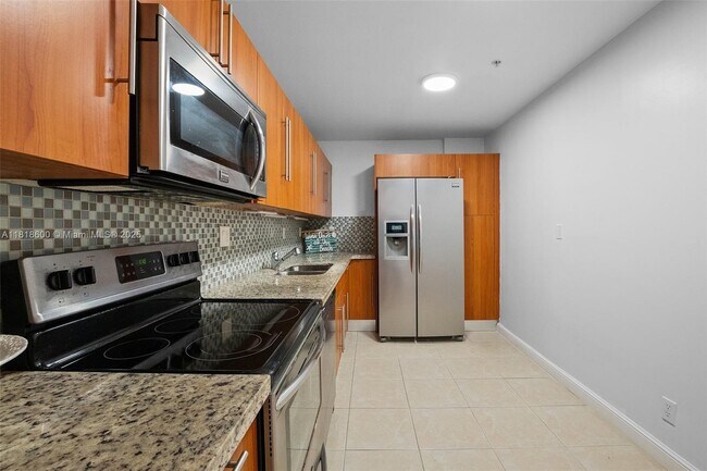 Building Photo - 3001 S Ocean Dr