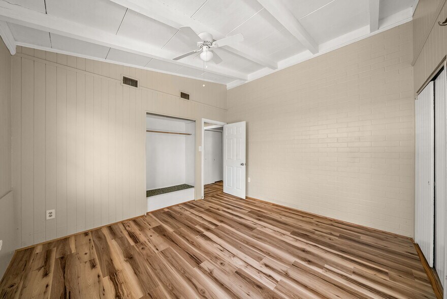 Building Photo - 1211 Friendship Ave