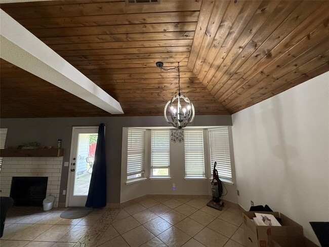 Building Photo - 501 Morning Dove Dr