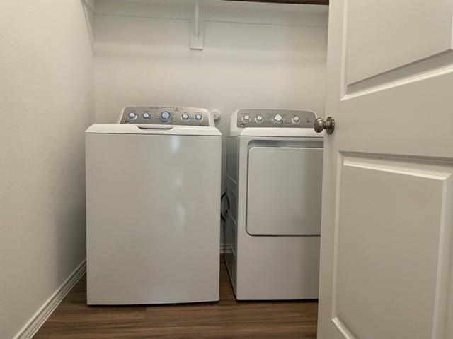 Building Photo - 10413 Premier Park St