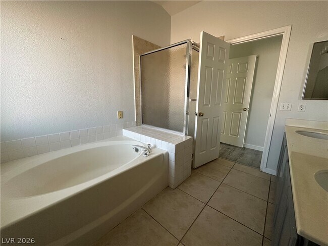 Building Photo - 8275 Cedar Leaf Dr