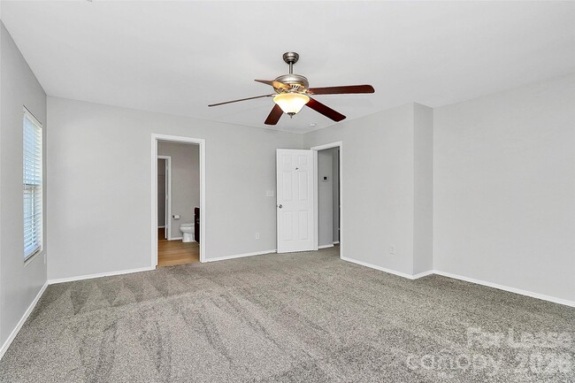 Building Photo - 15611 Normans Landing Dr