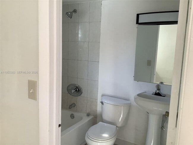 Building Photo - 3620 SW 13th Terrace