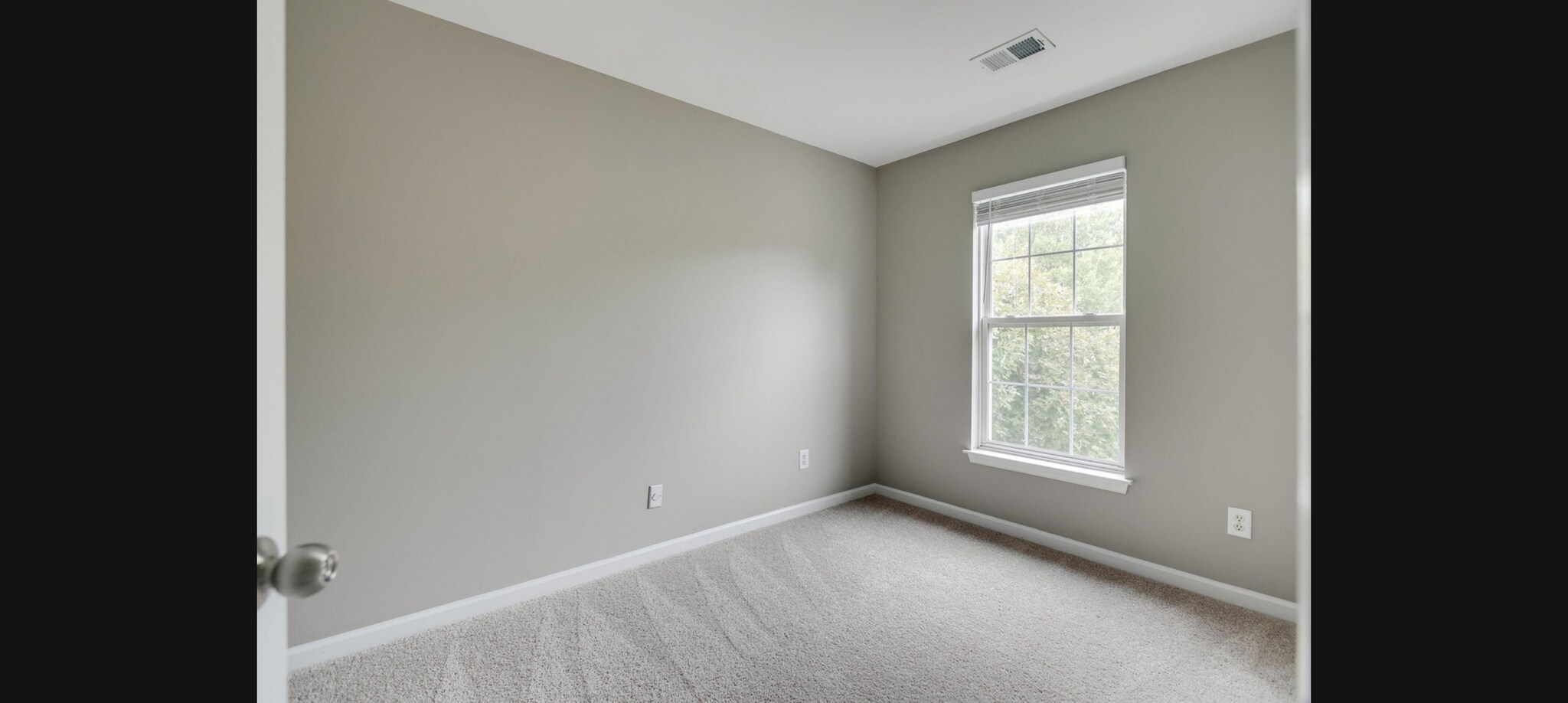 Building Photo - 618 Huffine Manor Cir