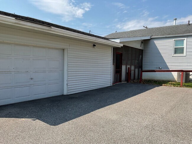 Building Photo - 2600 Harrison Ave