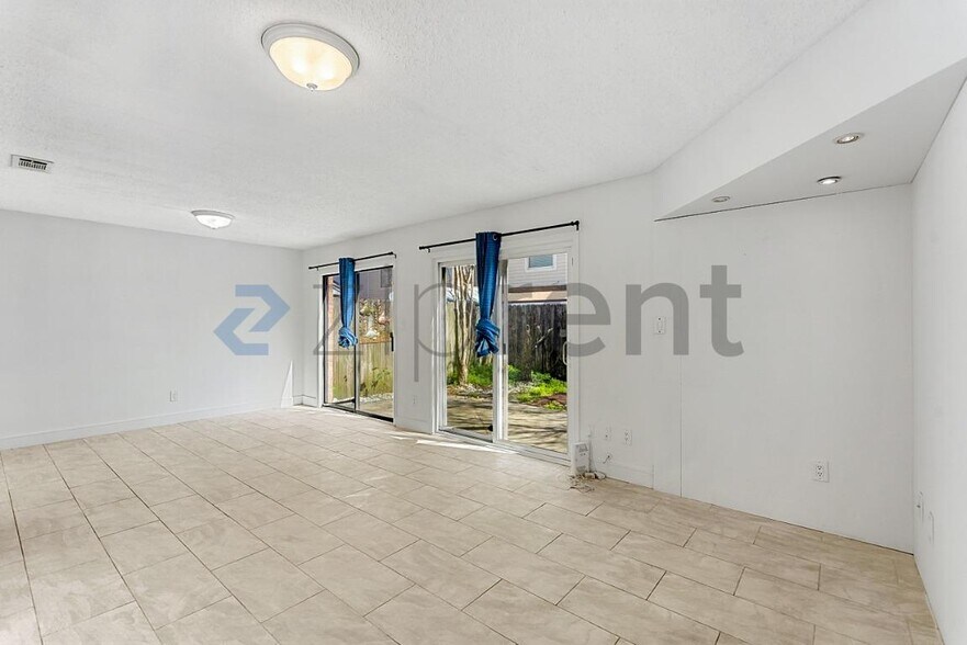 Building Photo - 182 Bent Arrow Dr