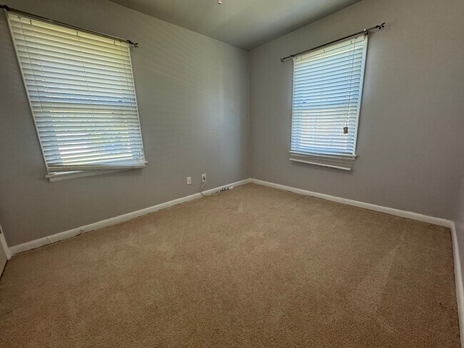 Building Photo - Adorable 3 bedroom 1.5 bathroom in Tulsa