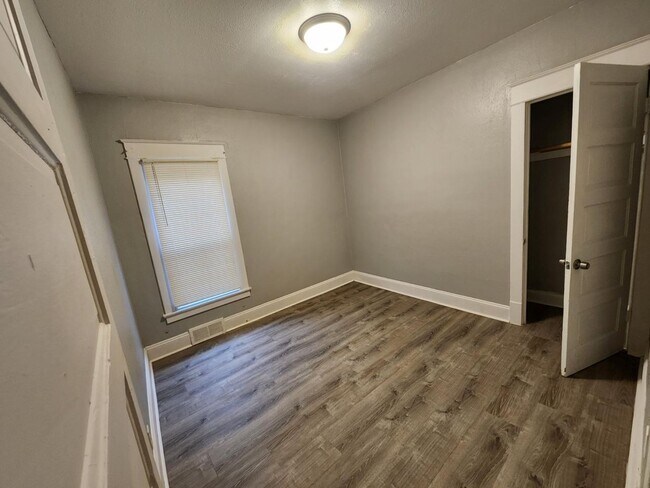 Building Photo - 2012 S 36th St