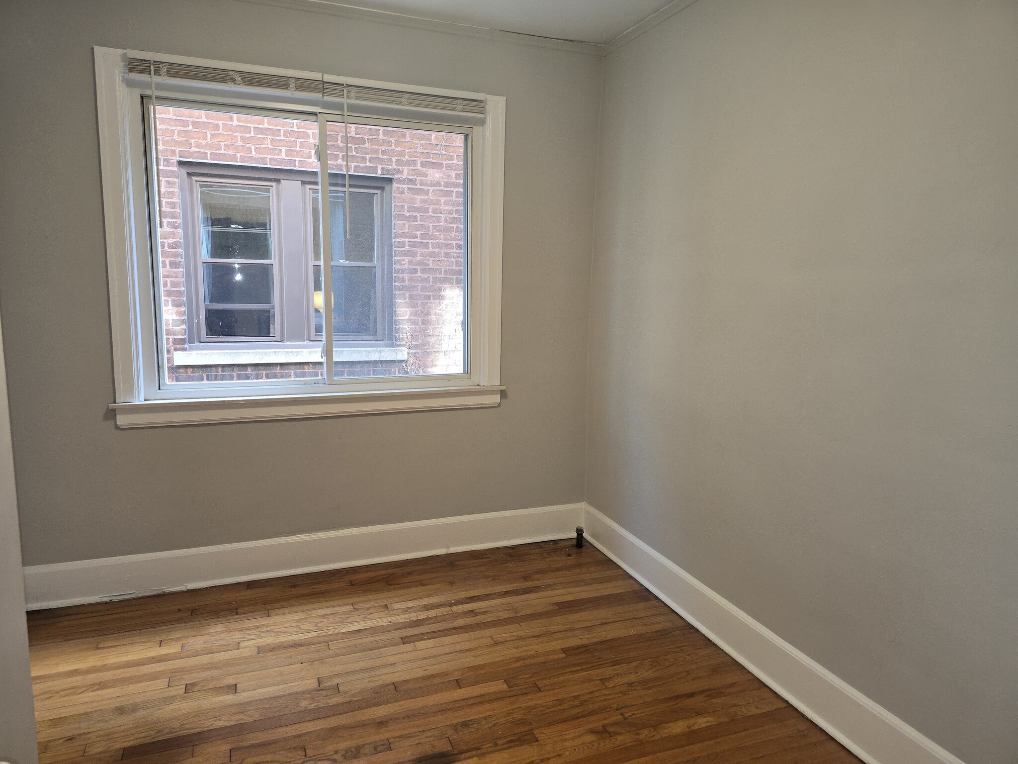 Building Photo - 1096 Beaconsfield Ave