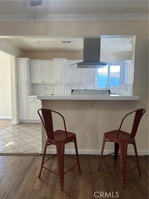 Building Photo - 6447 Balcom Ave