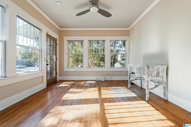 Building Photo - 3716 6th Ave S