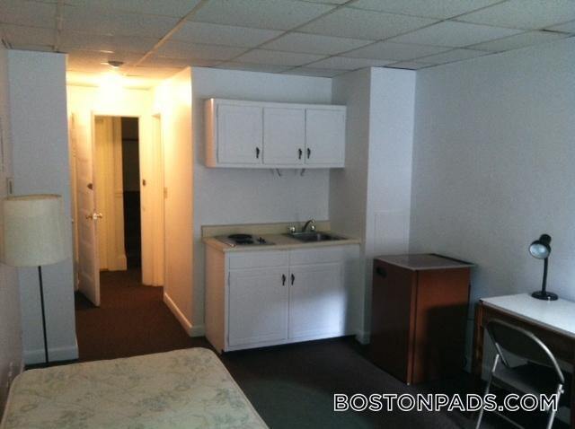 Building Photo - 854 Beacon St