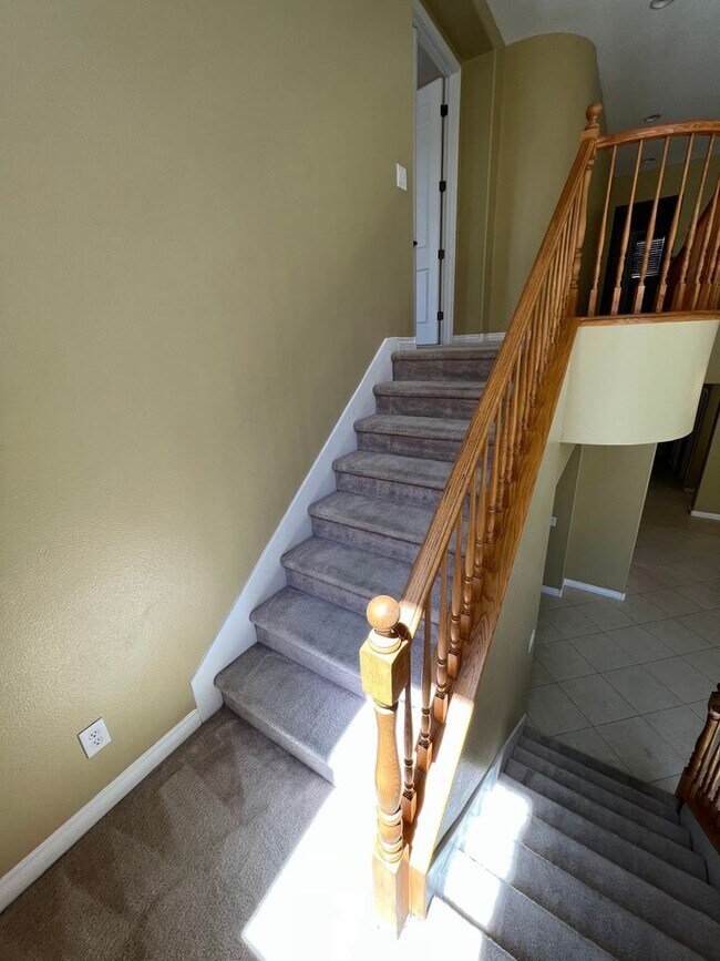 Building Photo - ALIANTE MASTER PLAN COMM/ GATED *5 BEDROOM...