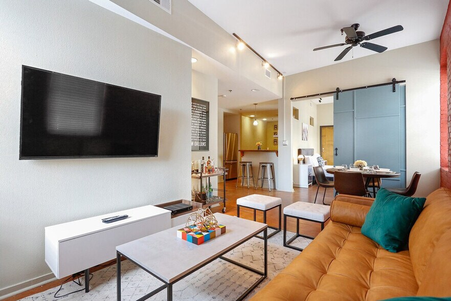 Building Photo - 1041 Constance St