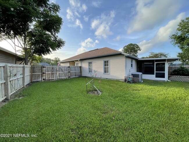 Building Photo - 1827 Wildwood Creek Ln