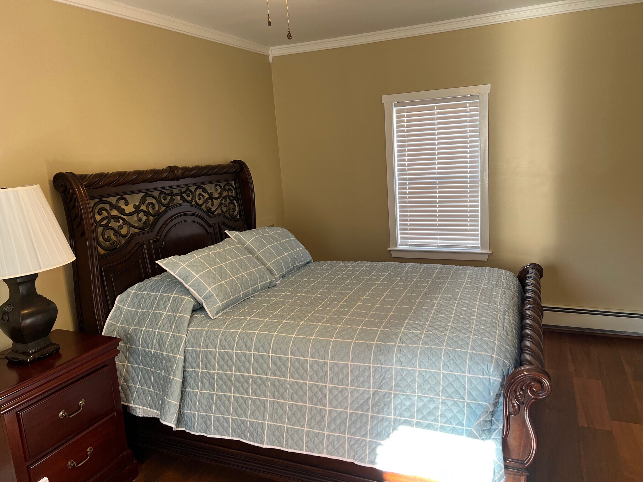 Building Photo - 329 Turner St