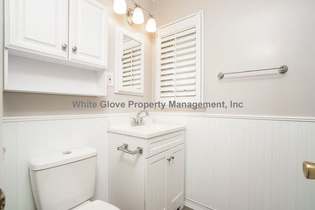 Building Photo - Beautiful 3 Bedroom Fullerton Home with Pool