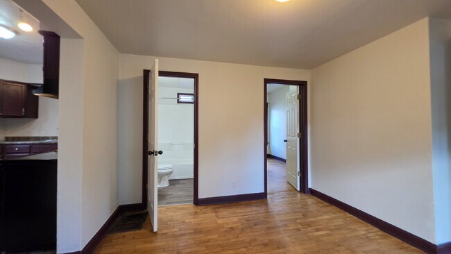 Building Photo - 1115 N Richmond St