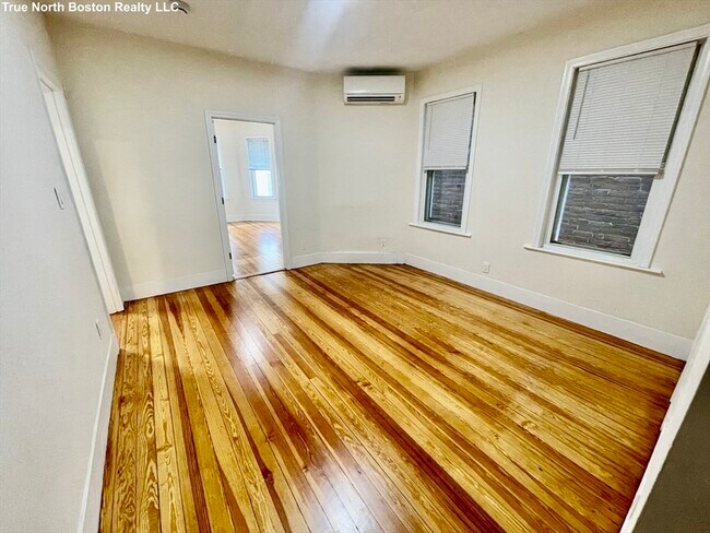 Building Photo - 207 Princeton St