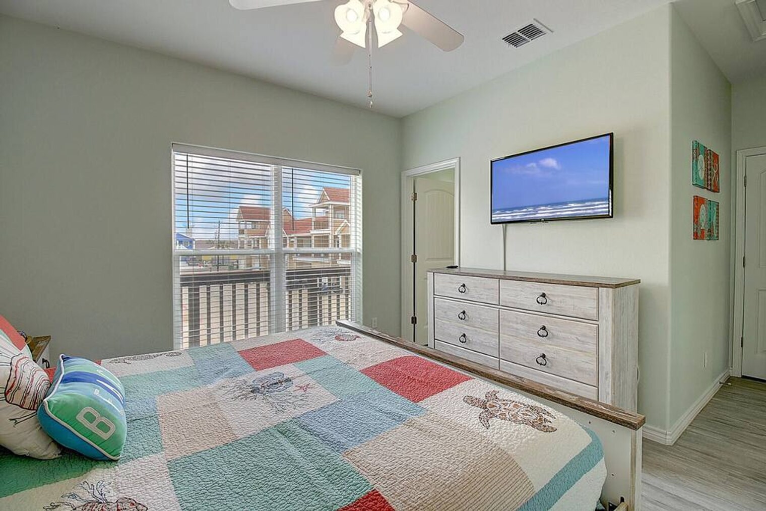 Building Photo - 1813 Eleventh Street-SI ID1023236P