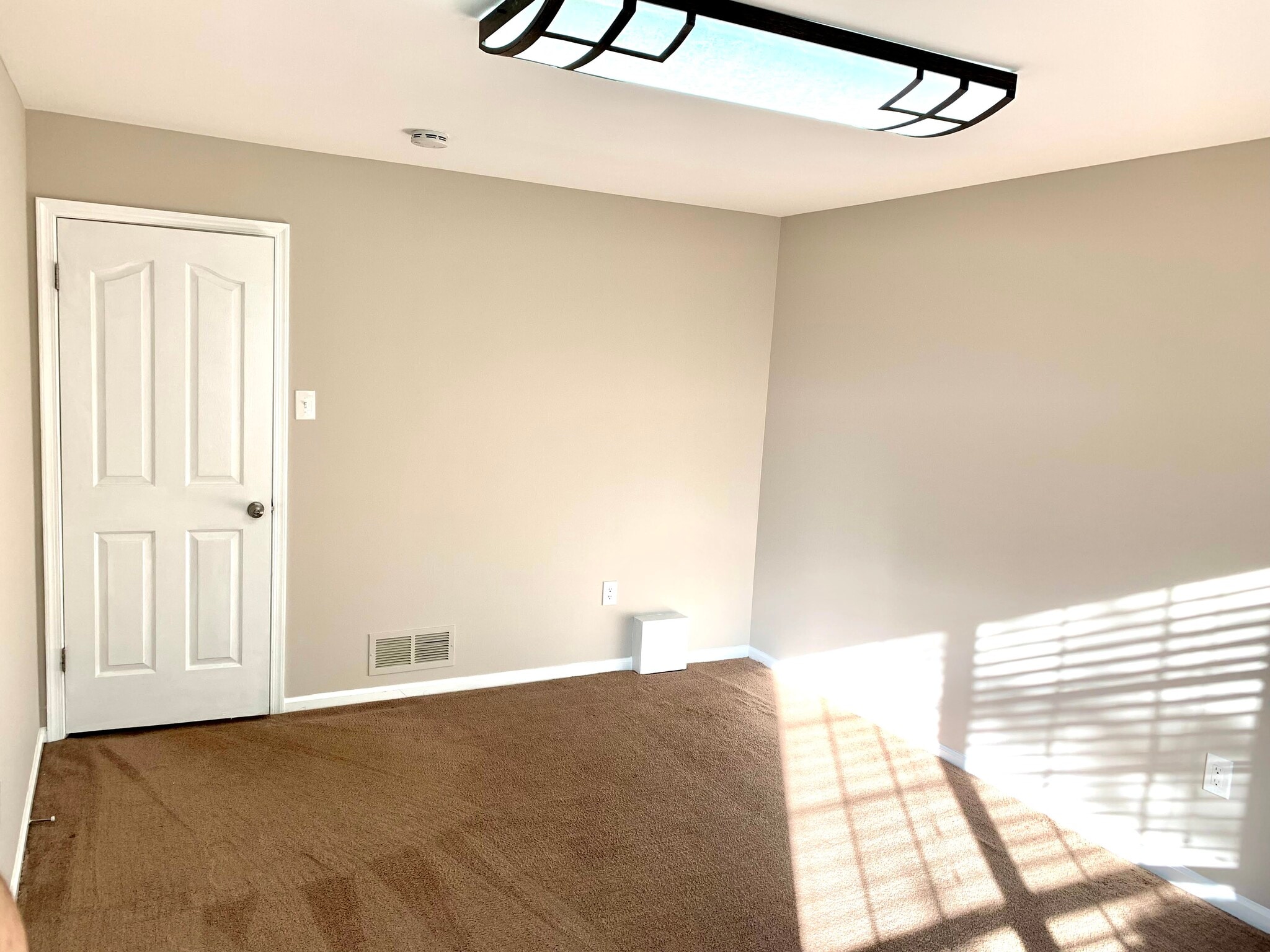 Building Photo - 1109 Foxmeadow Dr