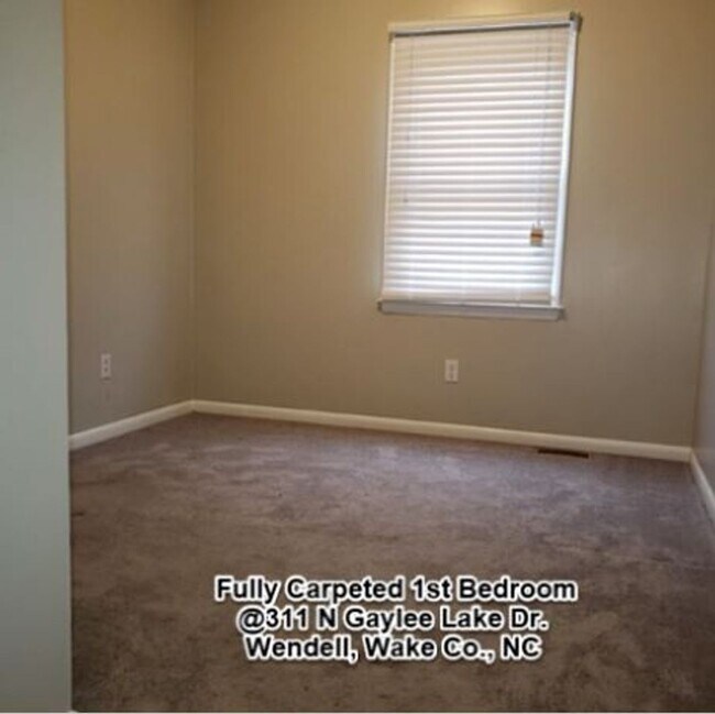 Building Photo - $1795/mo. w/Modern Renovations! 4 BR, 2 BA...