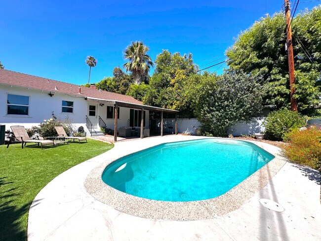 Building Photo - 15732 Covello St