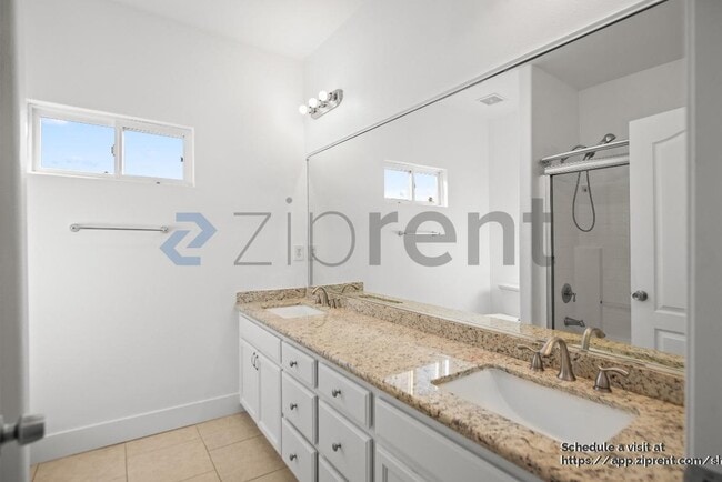 Building Photo - 207 Barcelona Dr