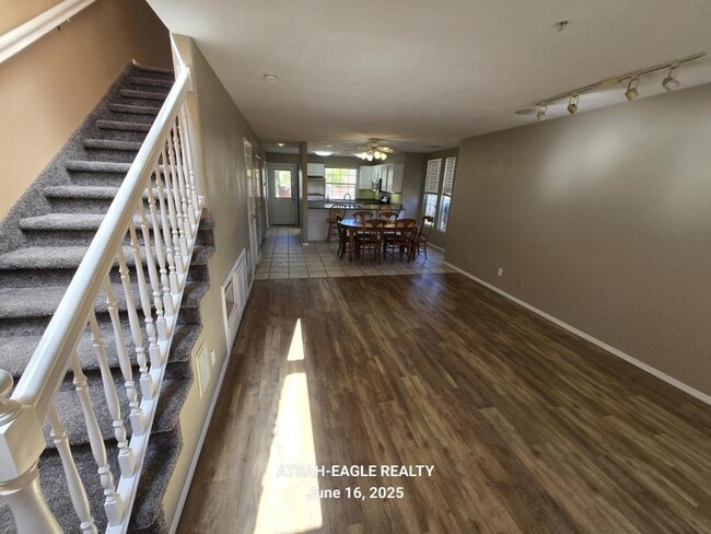 Building Photo - 1200 Glen Canyon Dr