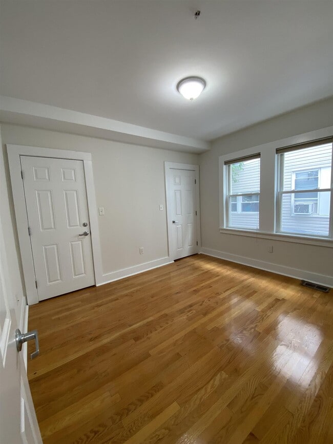 Building Photo - 8 Silvey Pl