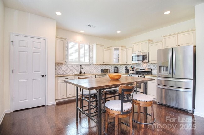 Building Photo - 408 Sweet Shrub Ct NW