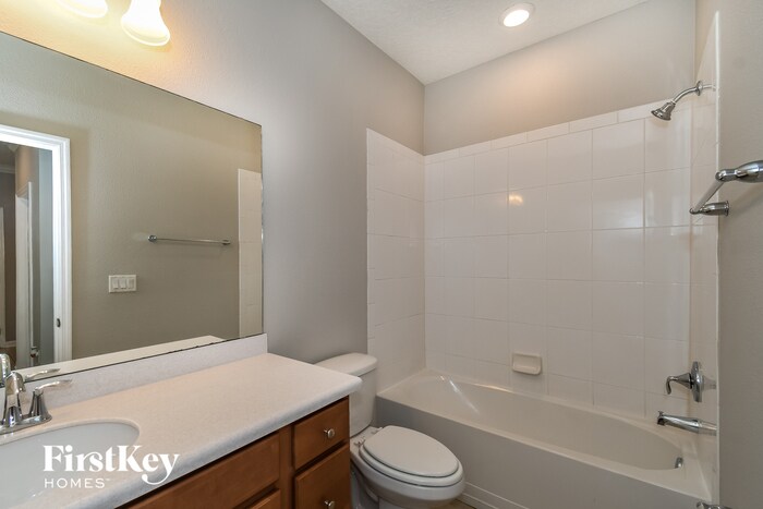 Building Photo - 10143 Dogwood Creek Dr