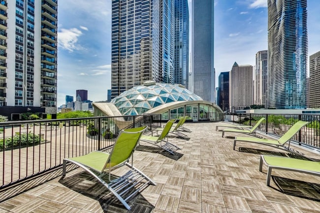 Building Photo - Lakeshore East Convertible