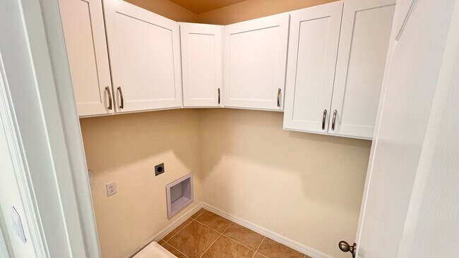 Building Photo - Recently Built 5/3 - Your New Dream Home is AVAILABLE NOW!