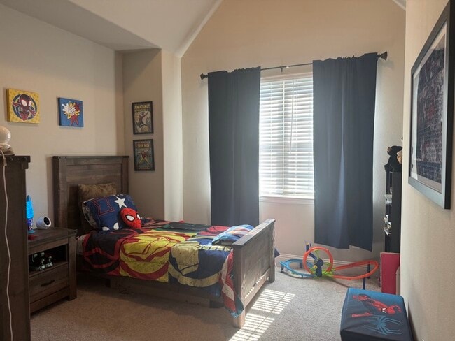 Building Photo - 2208 Zenith Ave